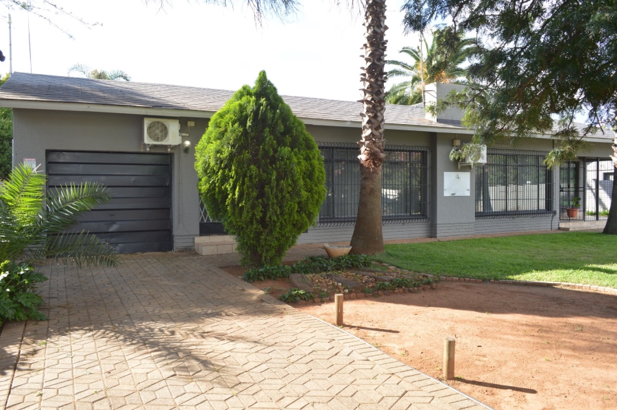 4 Bedroom Property for Sale in Flimieda North West